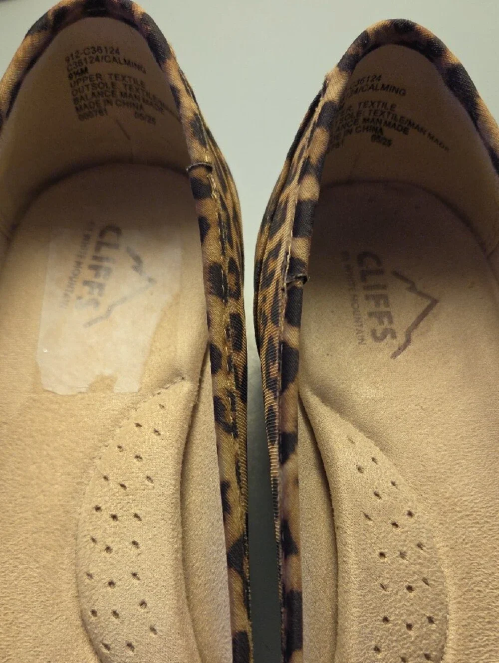 Cliffs by WHITE MOUNTAIN Leopard Print Ballet Flats - Tan & Black Size 9.5